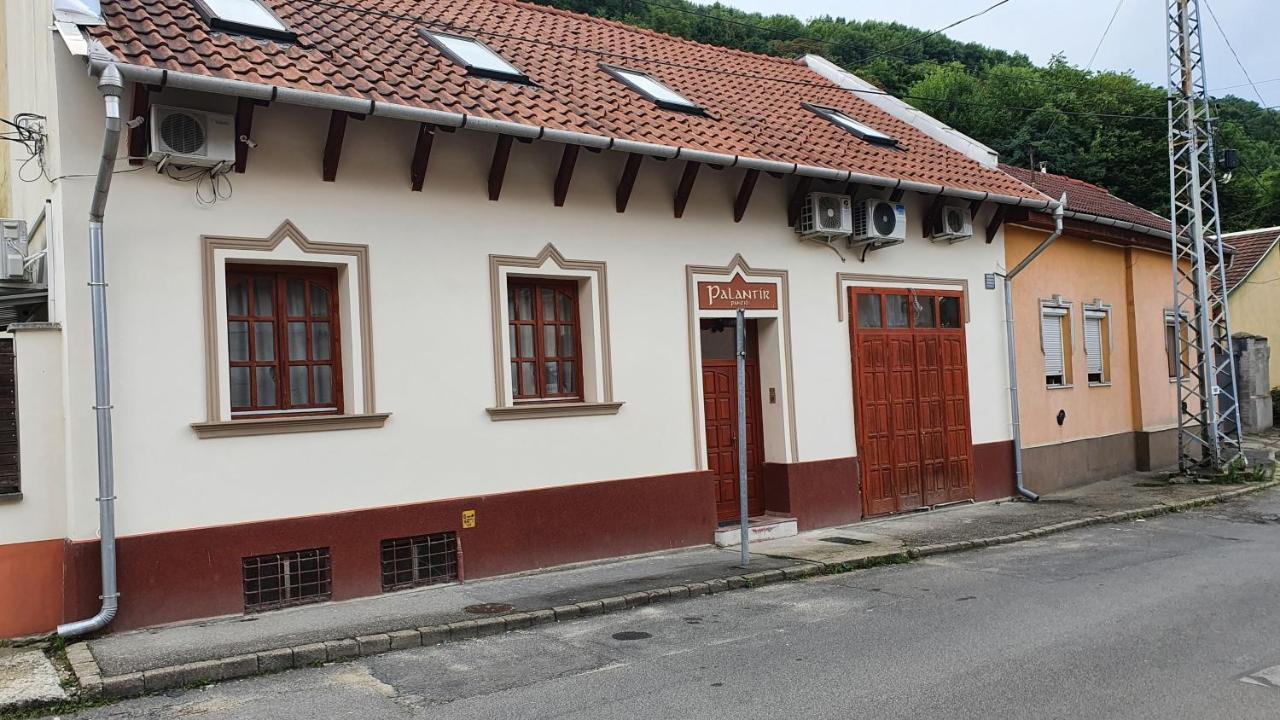 Palantir Panzio Bed & Breakfast Мисколк Екстериор снимка