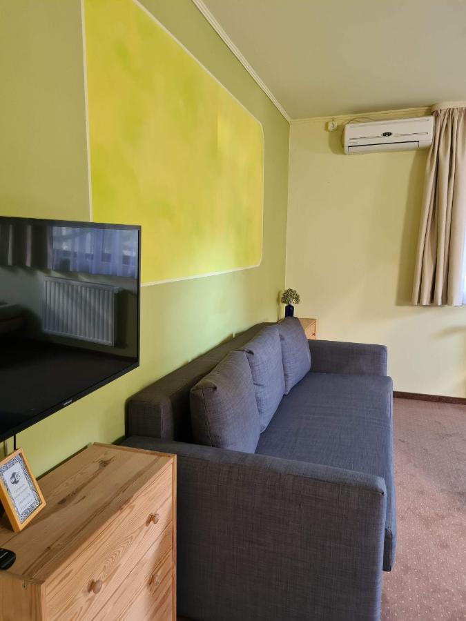 Palantir Panzio Bed & Breakfast Мисколк Екстериор снимка